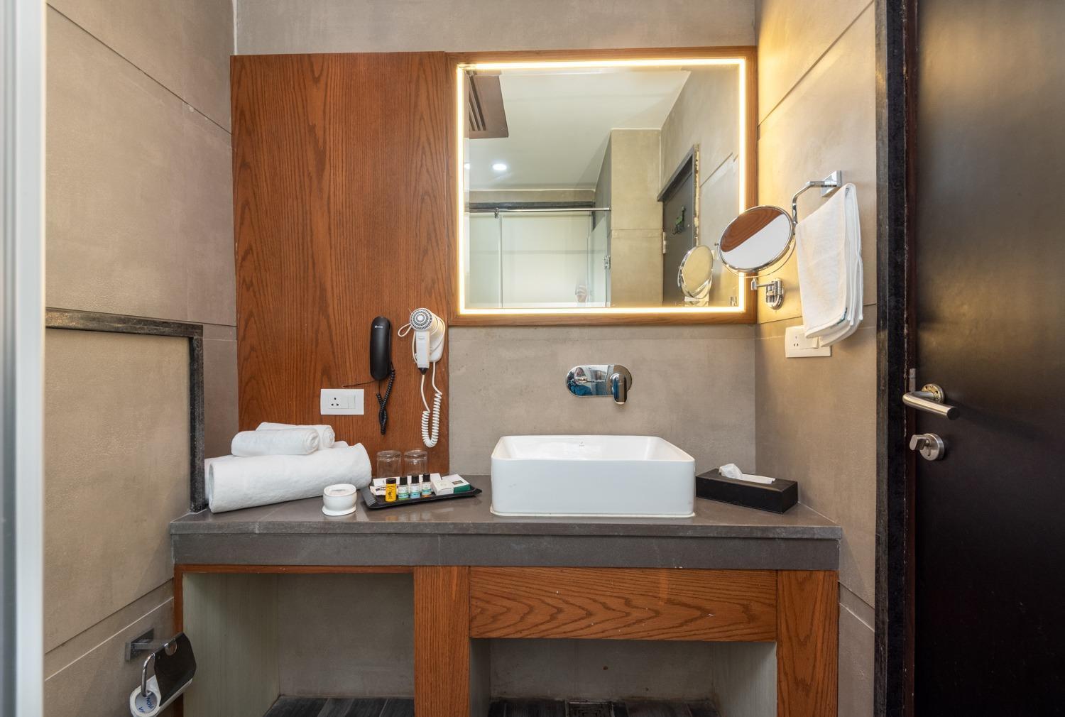 Quality Inn By Lawrence Hotels Dharamshala Bagian luar foto