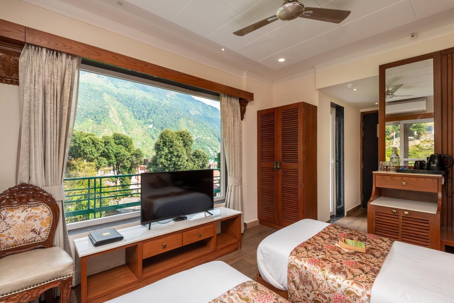 Quality Inn By Lawrence Hotels Dharamshala Bagian luar foto