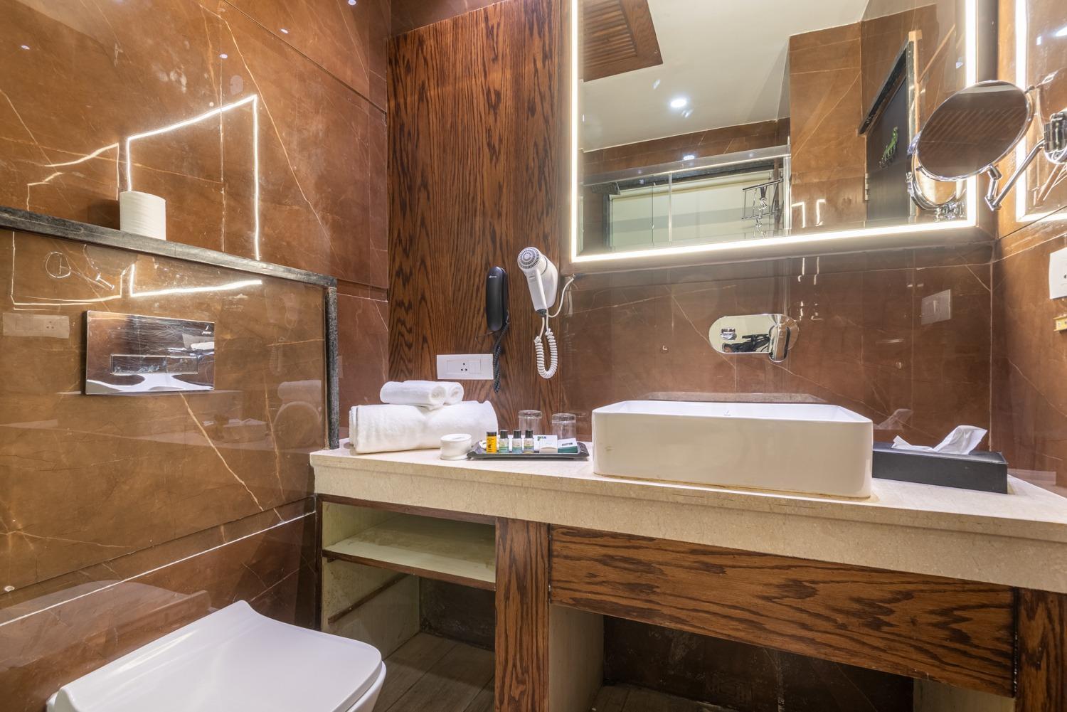 Quality Inn By Lawrence Hotels Dharamshala Bagian luar foto