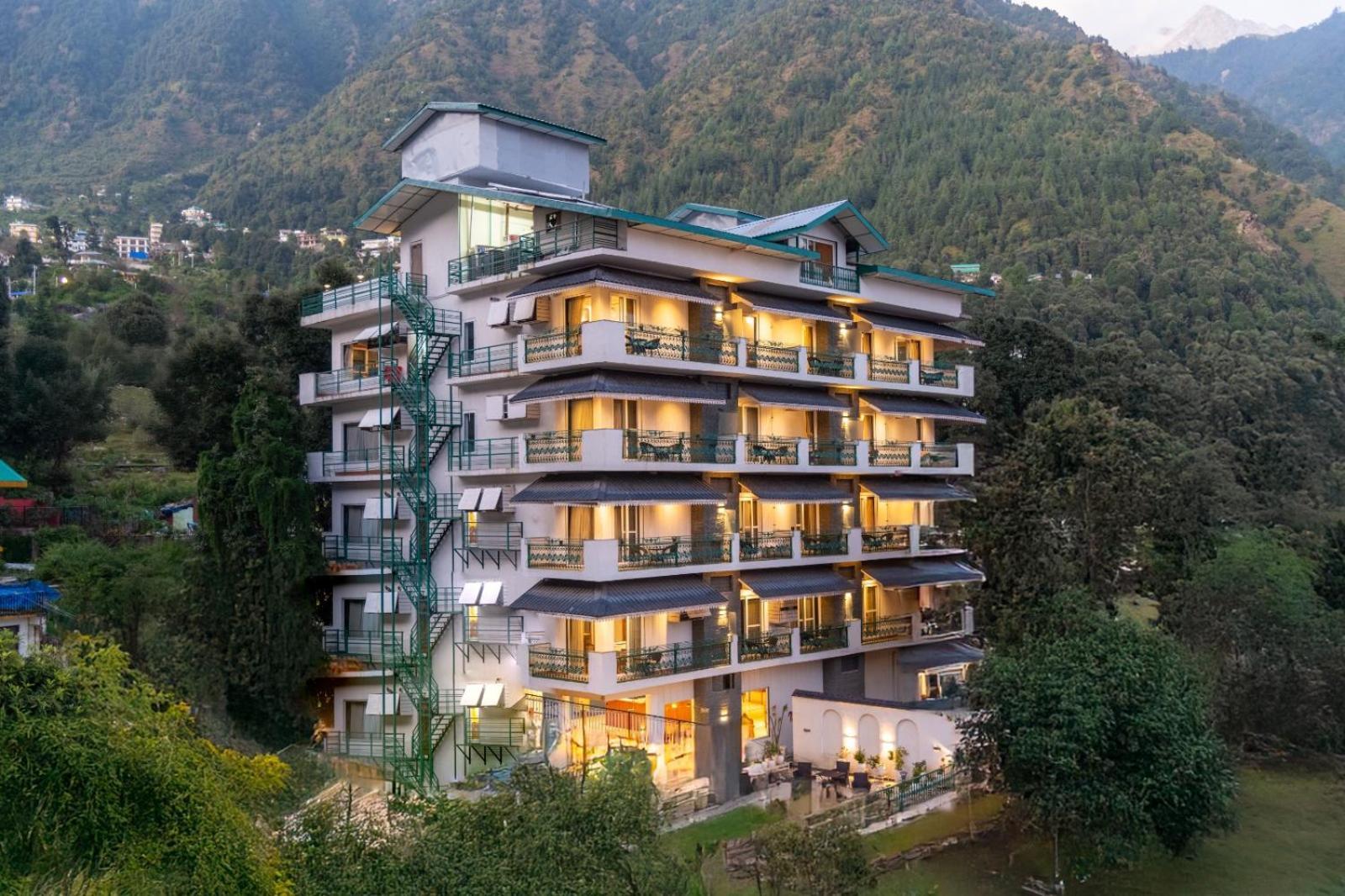 Quality Inn By Lawrence Hotels Dharamshala Bagian luar foto